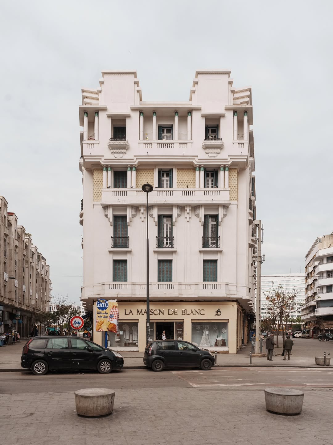 La Maison de Blanc La Maison de Blanc Art Deco building on a downtown Casablanca square